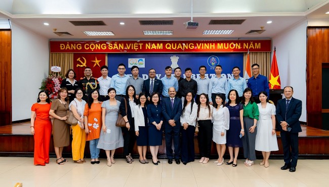 India Beckons: 61 Scholarships for Vietnamese Students