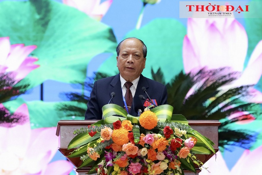 Lao Leader Meets Former Viet Volunteer Soldiers, Experts and Young Generations of Both Sides