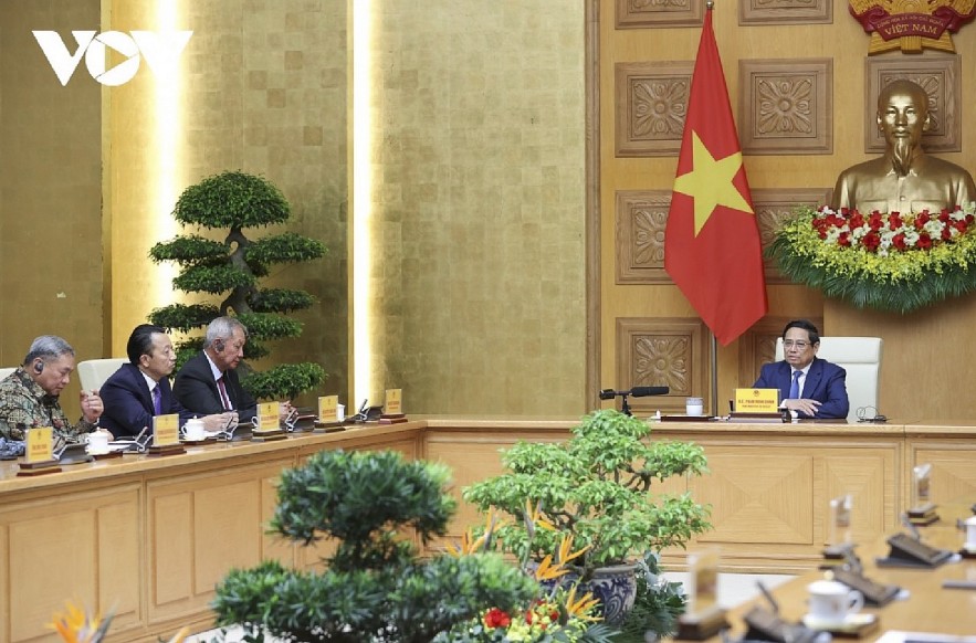 Vietnamese Prime Minister Pham Minh Chinh receives ASEAN Business Advisory Council (ASEAN BAC) leaders in Hanoi on September 13.