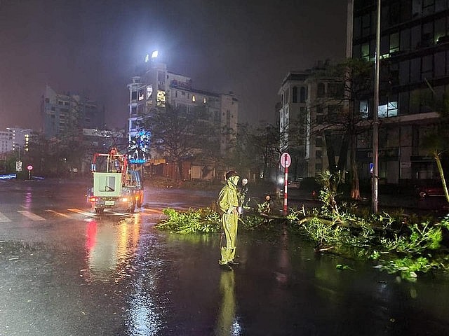 Serious damage caused by Typhoon Yagi in Hai Phong City.