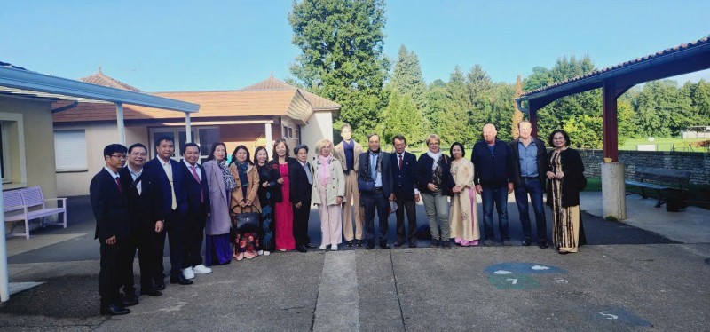 Can Tho Friendship Union Organizes Exchange Delegation to France