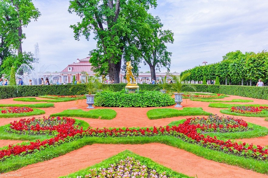 Peterhof Summer Palace: From Luxury Resort to Historical Museum