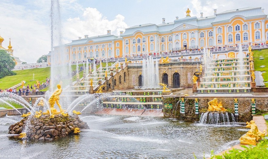 Peterhof Summer Palace: From Luxury Resort to Historical Museum