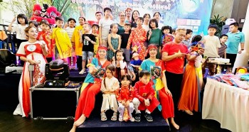 Overseas Vietnamese Children Celebrate Mid-Autumn Festival