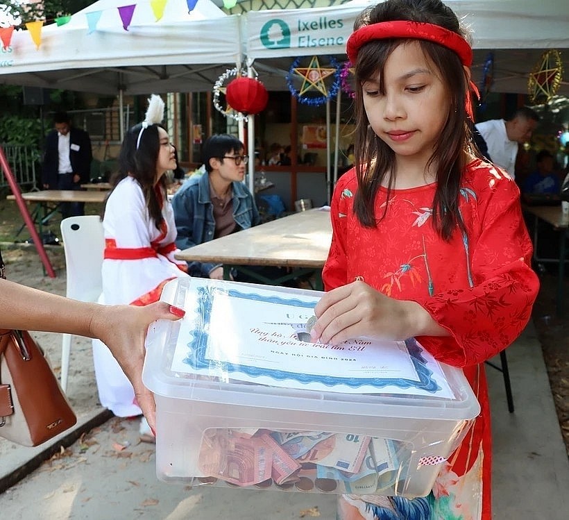 Overseas Vietnamese Children Celebrate Mid-Autumn Festival