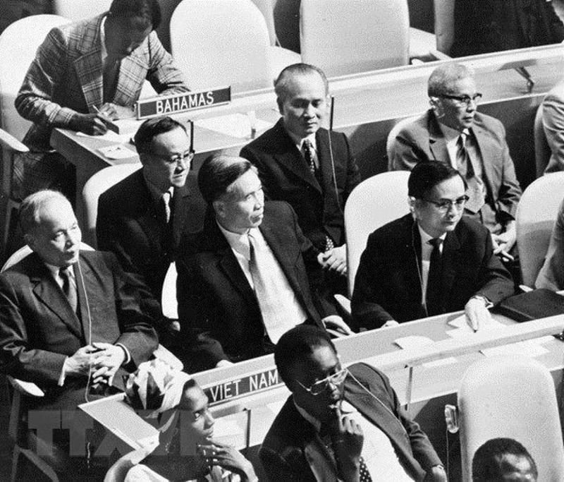 On September 20, 1977, at the 32nd session, the UN General Assembly adopted a resolution recognizing Vietnam as a member of the UN (Photo: VNA).