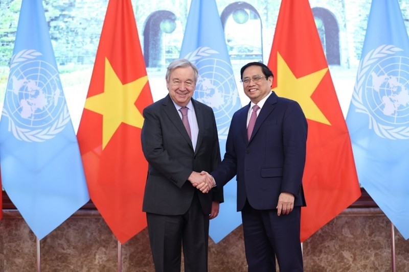 On October 22, 2022, at the Government Office, Prime Minister Pham Minh Chinh welcomed UN Secretary-General António Guterres during his official visit to Vietnam to commemorate the 45th anniversary of Vietnam's membership in the UN. (Photo: VGP)