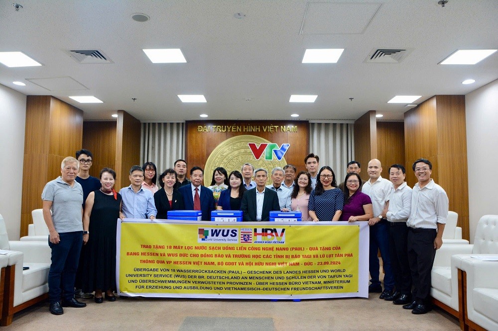 German Organization, State's Water Filters Officially Presented to Vietnam