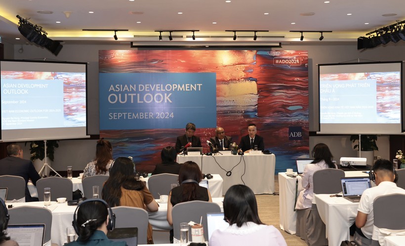 ADB: Vietnam's Economy Remains Resilient Amidst Global Uncertainty