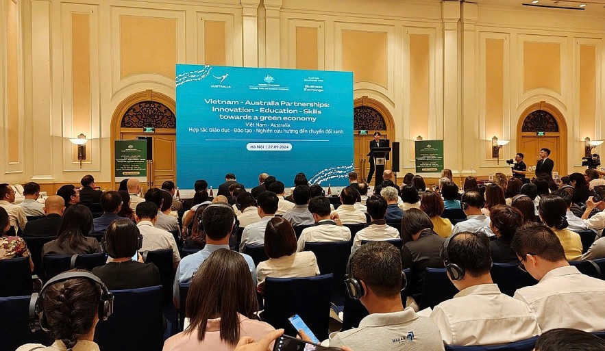 Delegates attend the Australia-Vietnam Partnerships: Innovation, Education and Training towards a Green Economy Forum in Hanoi on September 27. (Photo: Australian Embassy)