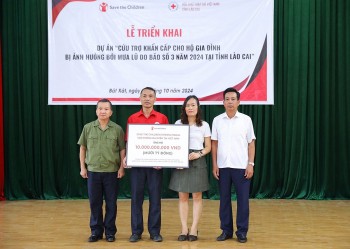 Save the Children Aids Lao Cai Flood Victims