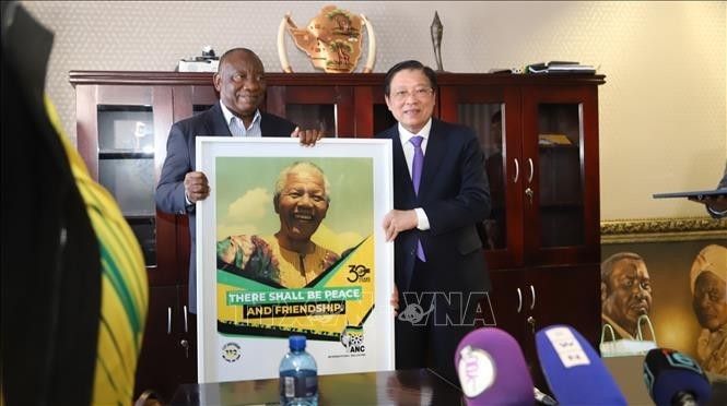 Vietnam News Today (Oct. 3): Vietnam, South Africa Strengthen Traditional Friendship, Cooperation