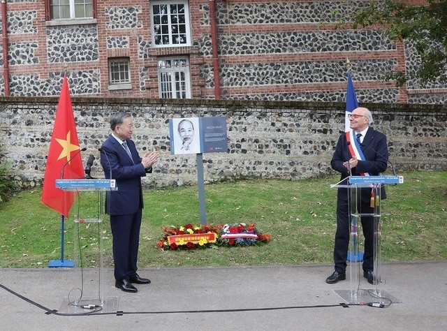 Vietnam Takes Practical Steps to Boost Relations with France