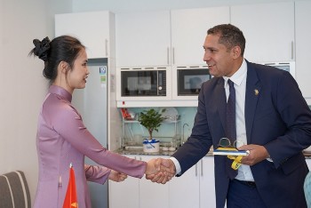 Girl Take over Leadership Roles Again in Swedish Embassy in Vietnam