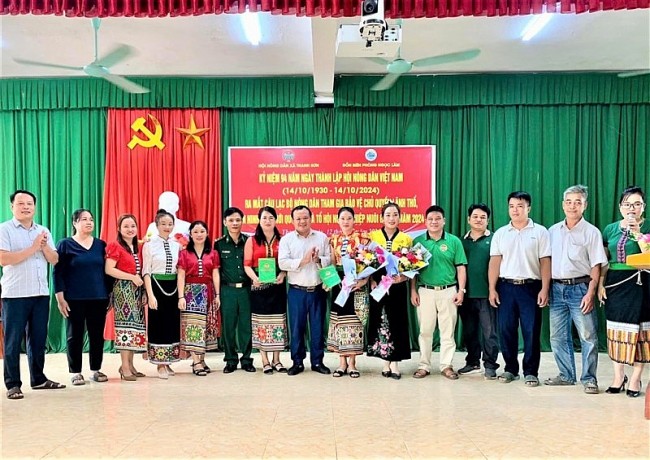 Thanh Son Farmers Join Border Guard Efforts