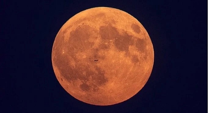 ​​​​​Vietnamese astronomy lovers will have chance to see the Hunter's Moon on Oct.17 (Photo: Mert Alper Dervis/ Getty Images)