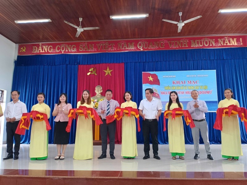 Quang Nam Hosts Exhibition on Hoang Sa, Truong Sa