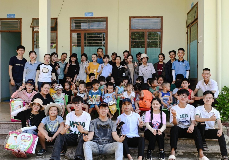 Children of VietNam Sponsors 4.2 Billion VND for Hue University Students