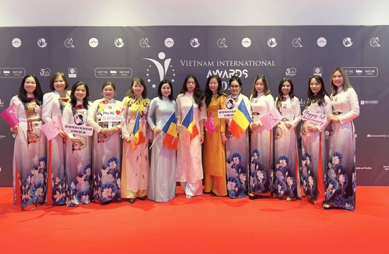 Vietnam International Awards Ceremony Takes Place in UK