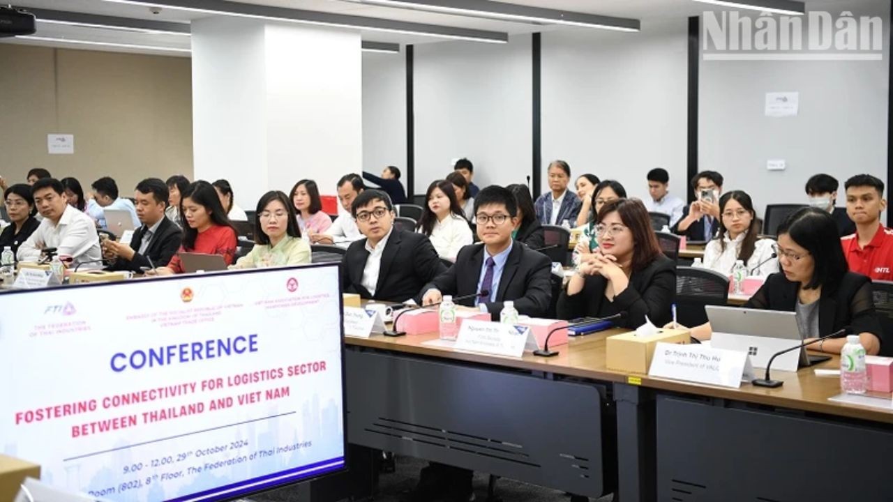 Participants in the conference held in Bangkok on October 29 