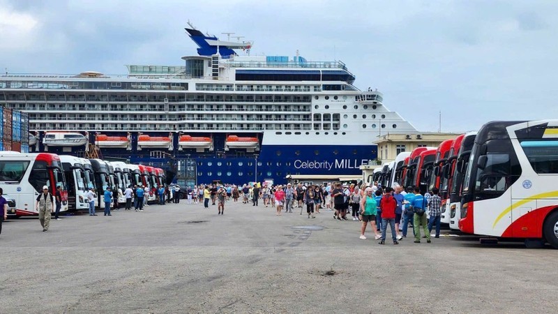 6,000 International Tourists Visit Vietnam by Sea