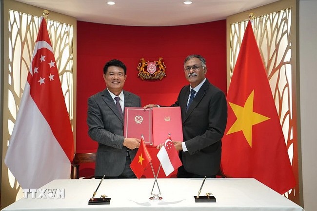 Vietnam, Singapore Sign Treaty On Mutual Legal Assistance In Criminal Matters