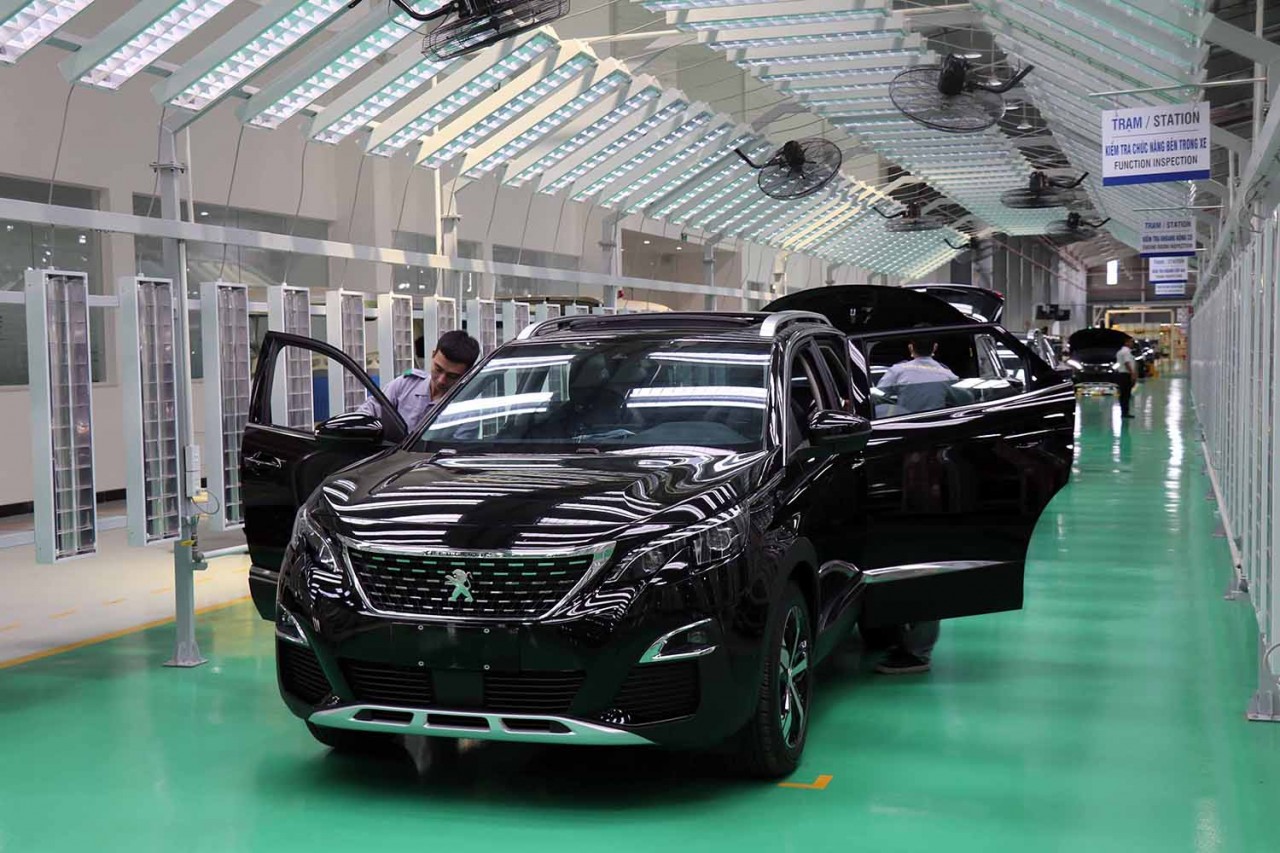 The inspection line for European multi-purpose Peugeot Traveller vehicles, manufactured and assembled at the high-end automobile factory of Truong Hai Group Corporation in Quang Nam Province _ Photo: VNA