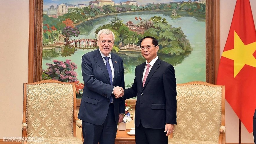 President Luong Cuong Visits Chile: Continuing Traditional Friendship, Bringing Cooperation to Higher Level