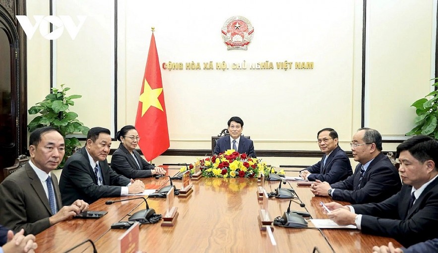 President Luong Cuong and other Vietnamese officials in Hanoi during the phone talks with Lao Party General Secretary and President Thongloun Sisoulith on November 8.