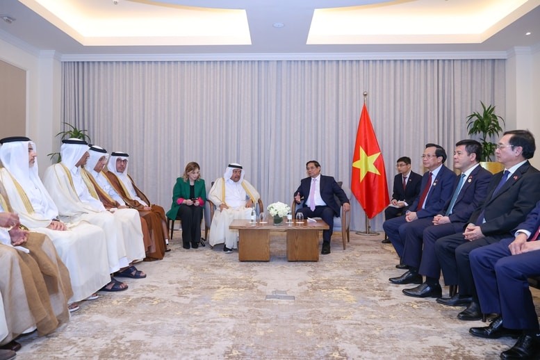 The Chairman of the Qatar Business Association state that the Association will sign a Memorandum of Understanding (MOU) with the Vietnamese side to gradually implement the directives of Prime Minister Pham Minh Chinh.  (Photo: VGP/Nhat Bac