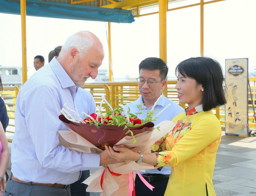 Argentine Justicialist Party Delegation Visit Ha Long Bay