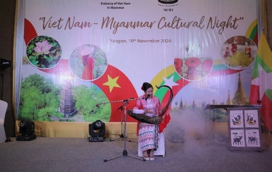 Harp and 21 traditional drums of Myanmar culture.