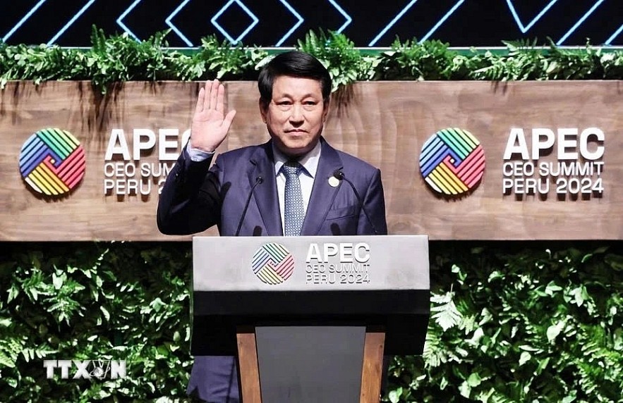 Vietnamese President Luong Cuong delivers a keynote speech at the APEC CEO Summit 2024 in Lima, Peru, on November 14. (Photo: VNA)