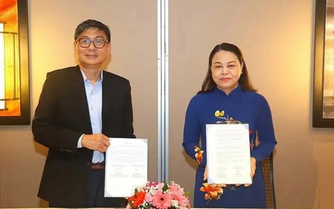 Vietnam, Singapore Exchange Experiences in Connecting People, Government