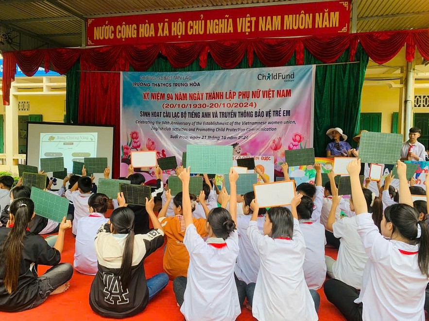 Program Held in Hoa Binh to Strengthen Students' Knowledge of Self-protection