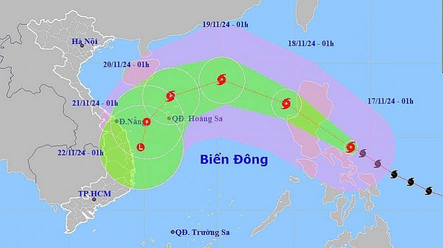 Due to the impact of the ongoing strong cold air mass from the north, Man-yi, after moving into the East Sea, is forecast to change its direction, heading for central coastal provinces of Vietnam.