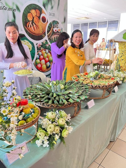 Annual Tea Party Strengthens Bonds among Female Diplomats in Laos