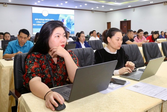 Lao Cai Organizes Training in Foreign Non-governmental Affairs