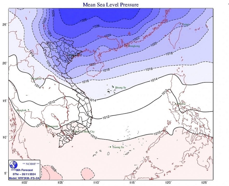 The weather turns cold in northern Vietnam due to the impact of a strong cold spell.