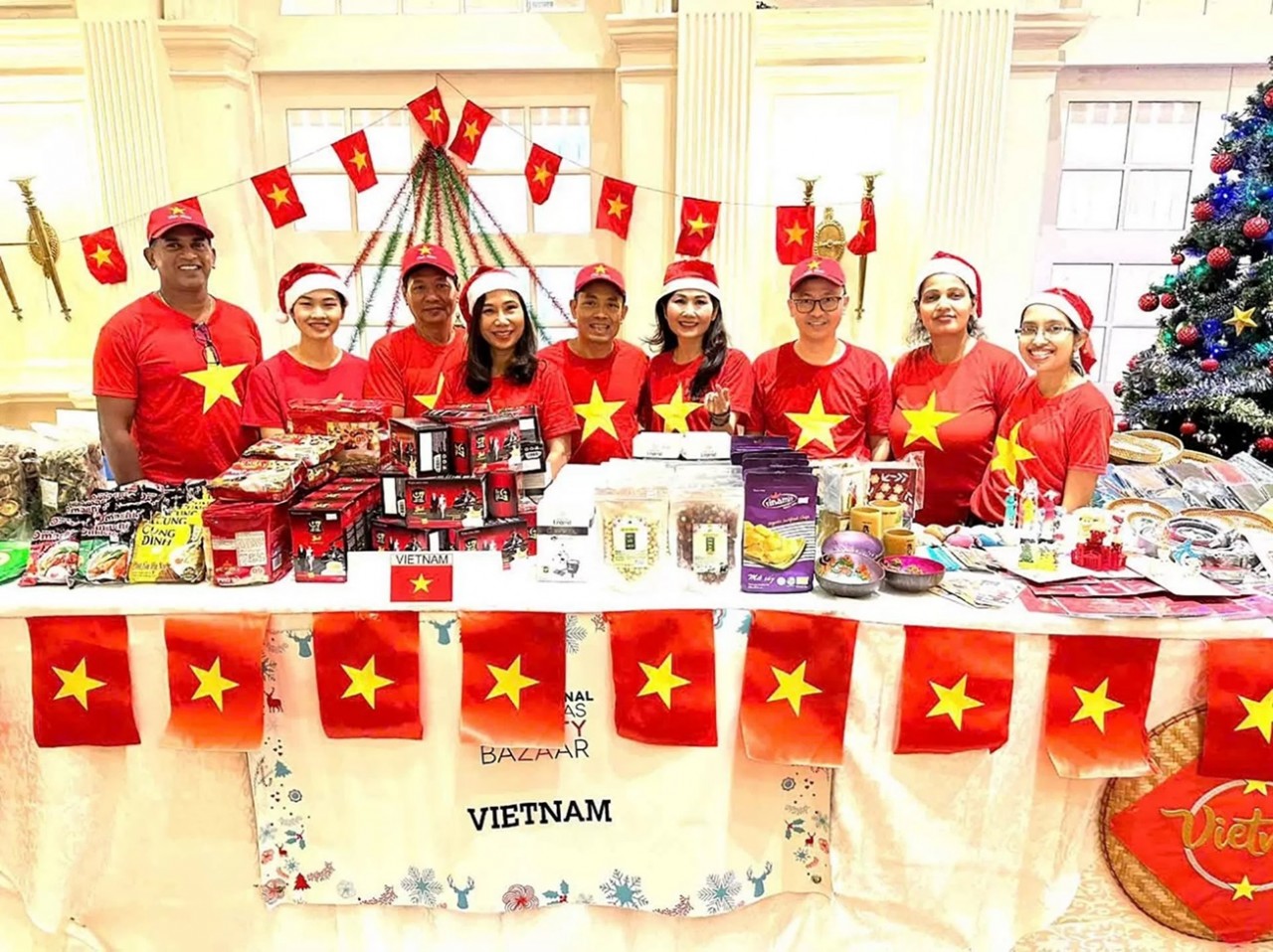 Vietnamese Embassy to Sri Lanka Joins International Christmas Charity Fair 2024