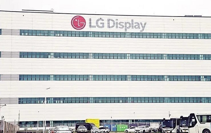 LG Display will inject another US$1 billion into its project, raising the total investment to US$5.65 billion to produce high-tech OLED screens. (Photo: baodautu.vn)