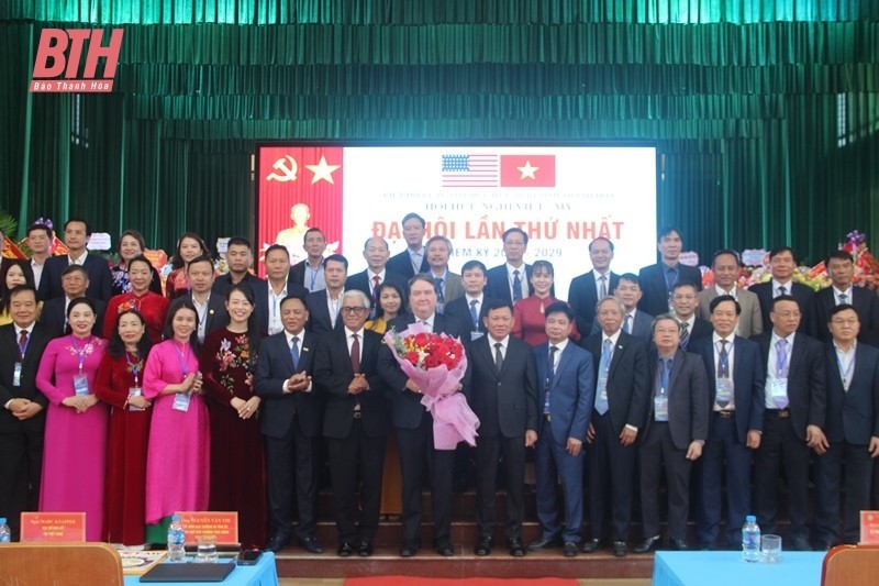 The Executive Committee of the Vietnam - US Friendship Association of Thanh Hoa province, term 2024-2029, was introduced to the Congress. (Photo: Thanh Hoa Newspaper)