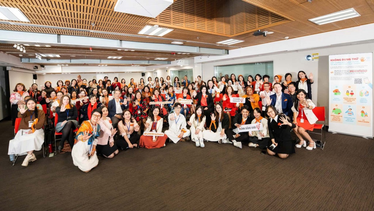 The Orange Tea Talk event, held on November 28 at the Green One UN House, marked the conclusion of Christine Arab's official visit to Vietnam as the UN Women Regional Director for Asia and the Pacific. 