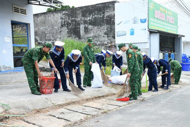 Naval Region 5 Actively Participates in “Phu Quoc Environment Day”