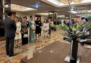 Vietnam Cohosts Ikebana Charity Fair in Japan