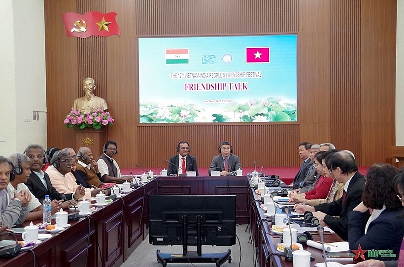 At the discussion between VUFO and an Indian delegation in Hanoi on December 16. (Photo: VNA)