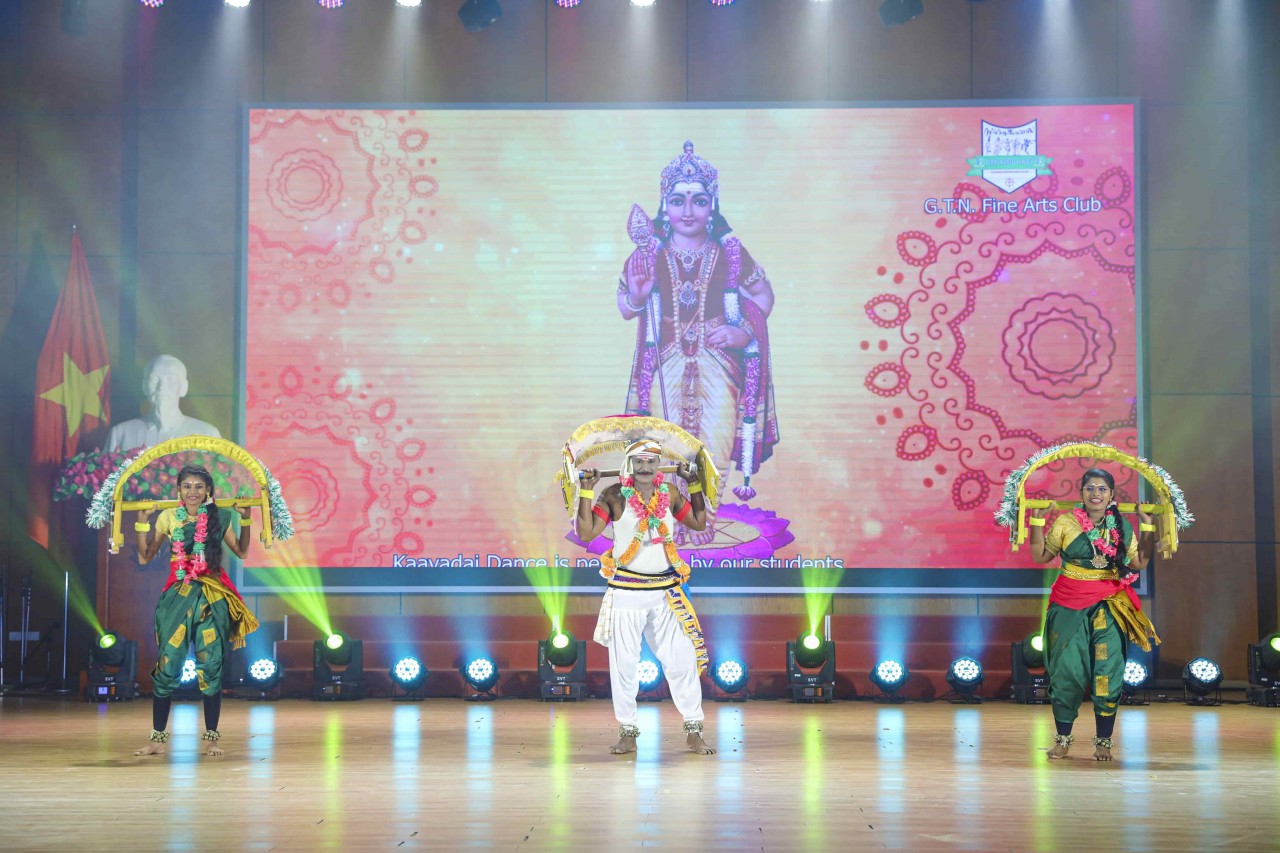 At the festival, cultural and artistic performances by Vietnamese and Indian artists were among the main activities, contributing to mutual understanding of each other’s cultures and arts. (Photo: Dinh Hoa)