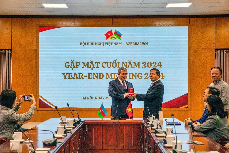 Year-end Meeting Celebrates Foundation of Vietnam-Azerbaijan Relations