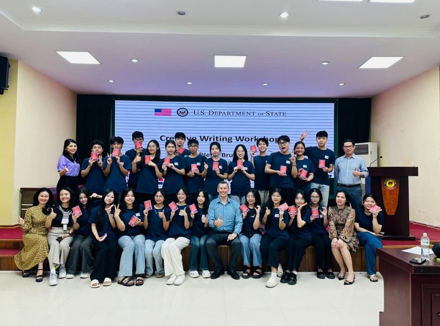 Students in Thanh Hoa get More Opportunities for English Scholarships