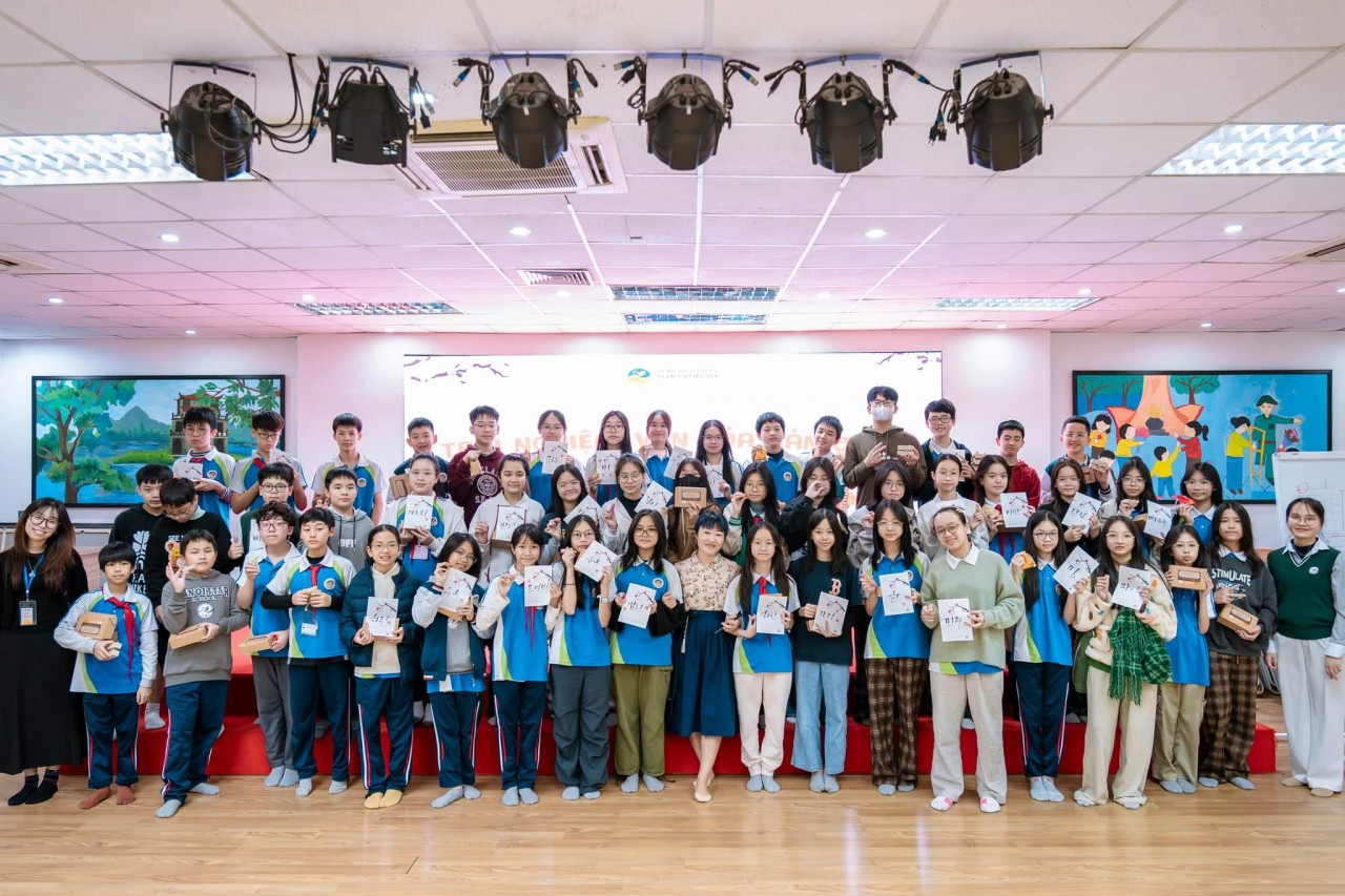 Korean Seal-Making Workshop Brings Cultural Experience to Hanoi Students